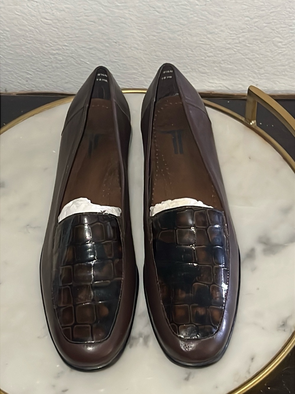 Trotters women’s brown leather croc embossed loafers 9.5